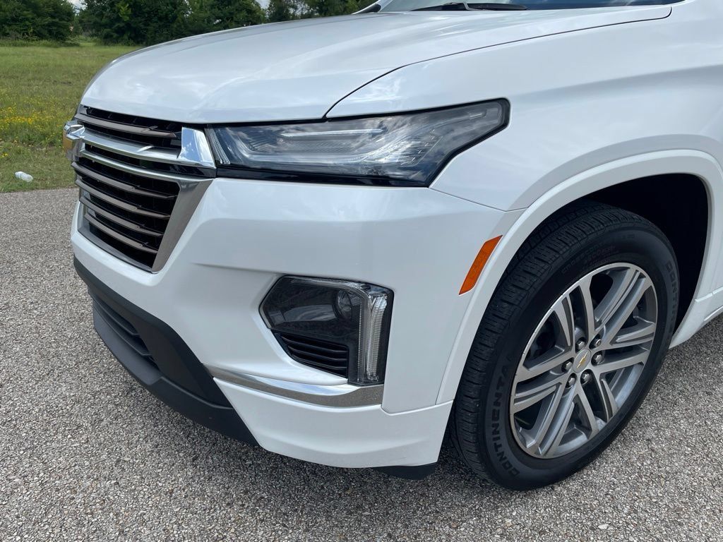 Used 2023 Chevrolet Traverse High Country w/ LPO, Floor Liner Package AWD/4WD image 10