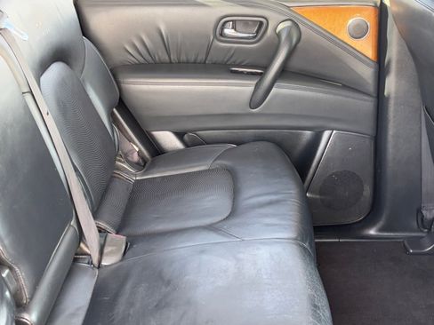 Used 2011 INFINITI QX56 Base w/ Theater Pkg image 11