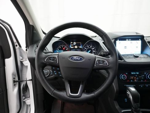 Used 2019 Ford Escape SEL image 4