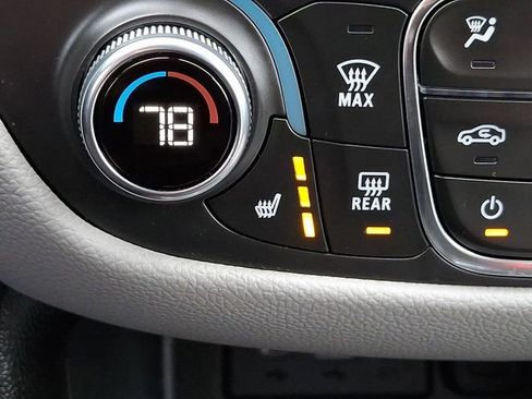 Used 2022 Chevrolet Equinox LT image 24