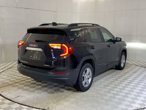 Used 2023 GMC Terrain SLE w/ Driver Convenience Package image 11