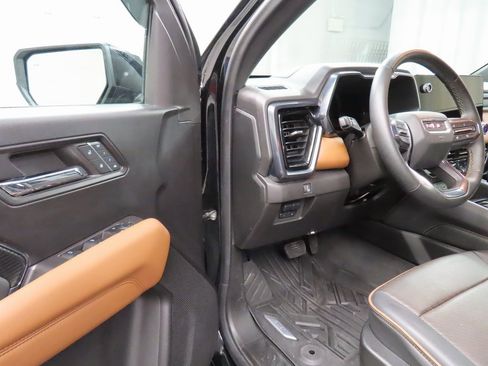 Used 2024 GMC Canyon AT4 w/ AT4 Premium Package image 44