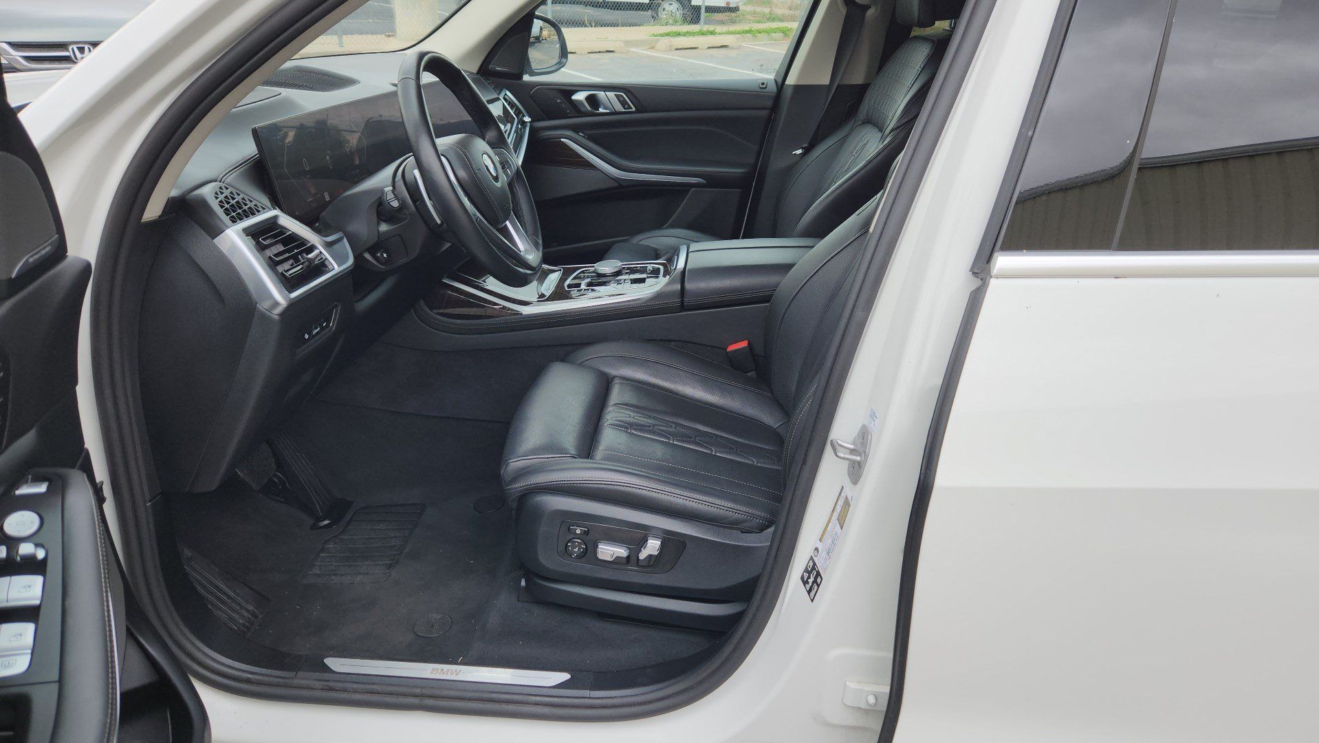 Used 2025 BMW X7 xDrive40i AWD/4WD image 24