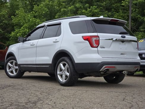 Used 2016 Ford Explorer XLT w/ Equipment Group 201A AWD/4WD image 14