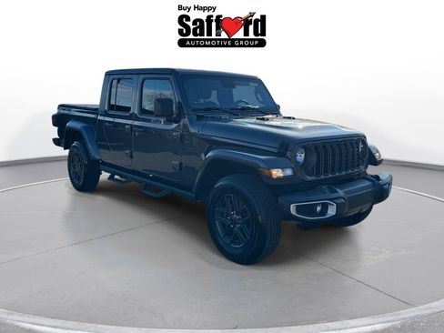 Used 2024 Jeep Gladiator Sport image 9