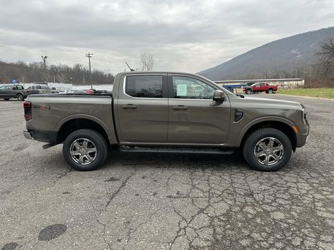 New 2025 Ford Ranger Lariat w/ Chrome Accent Package image 8