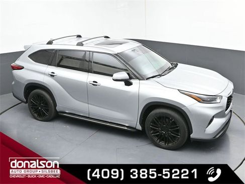 Used 2021 Toyota Highlander XLE image 18