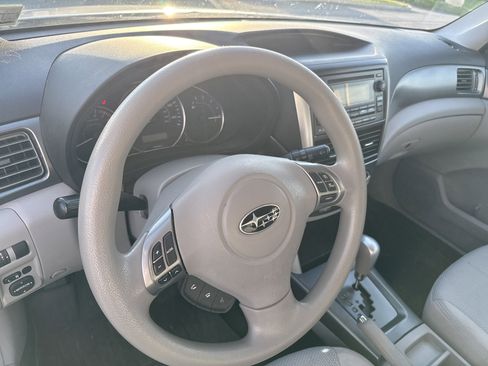 Used 2012 Subaru Forester 2.5X Premium AWD/4WD image 9
