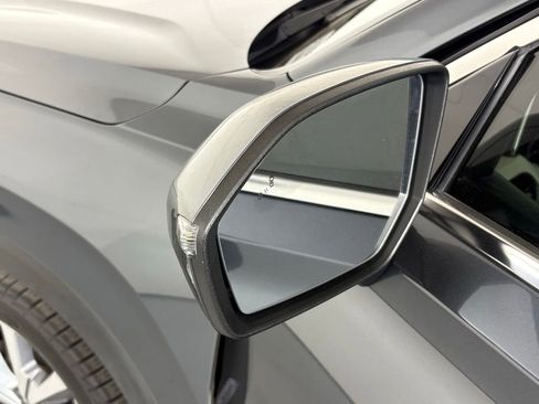 Used 2021 Hyundai Palisade SEL w/ Premium Package FWD image 13