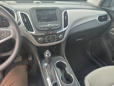 Used 2021 Chevrolet Equinox LS FWD image 9