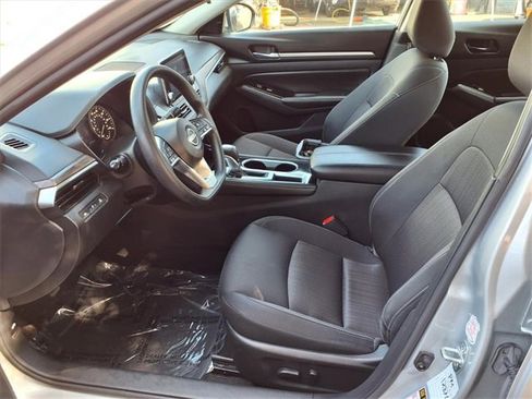 Used 2023 Nissan Altima 2.5 SV image 12