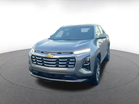 Used 2025 Chevrolet Equinox LT image 7