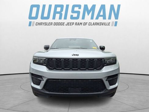 Certified 2024 Jeep Grand Cherokee Altitude AWD/4WD image 2
