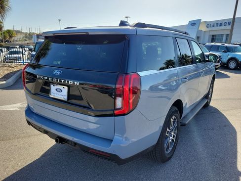 New 2026 Ford Expedition Active image 5