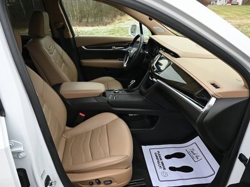 Used 2020 Cadillac XT6 Premium Luxury image 19