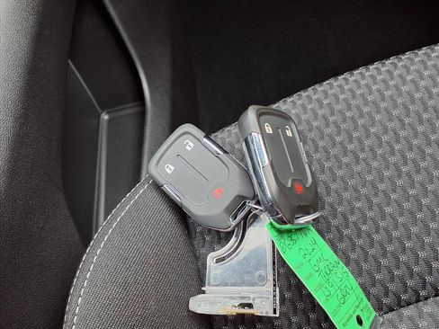 Used 2024 GMC Terrain SLE image 23