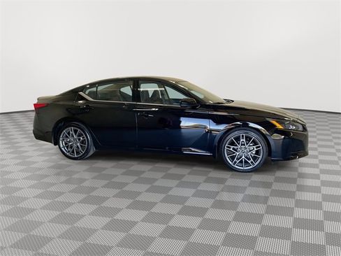 Certified 2024 Nissan Altima 2.0 SR image 13