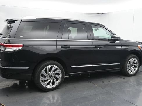 Used 2024 Lincoln Navigator Premiere AWD/4WD image 12