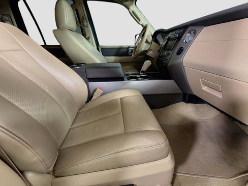 Used 2014 Ford Expedition XLT w/ Equipment Group 202A RWD image 29