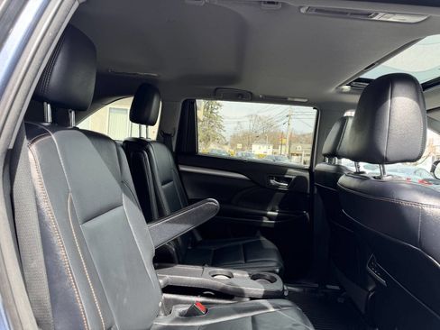 Used 2016 Toyota Highlander XLE image 29