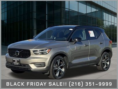 Used 2022 Volvo XC40 T5 R-Design w/ Climate Package
