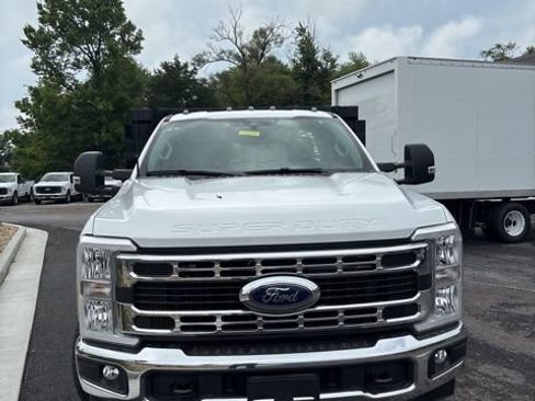 New 2025 Ford F350 XL w/ XL Chrome Package image 5