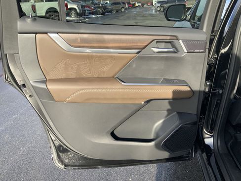 New 2026 GMC Acadia Denali Ultimate w/ LPO, Floor Liner Package image 58