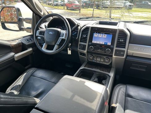 Used 2019 Ford F250 Lariat w/ Lariat Value Package AWD/4WD image 9
