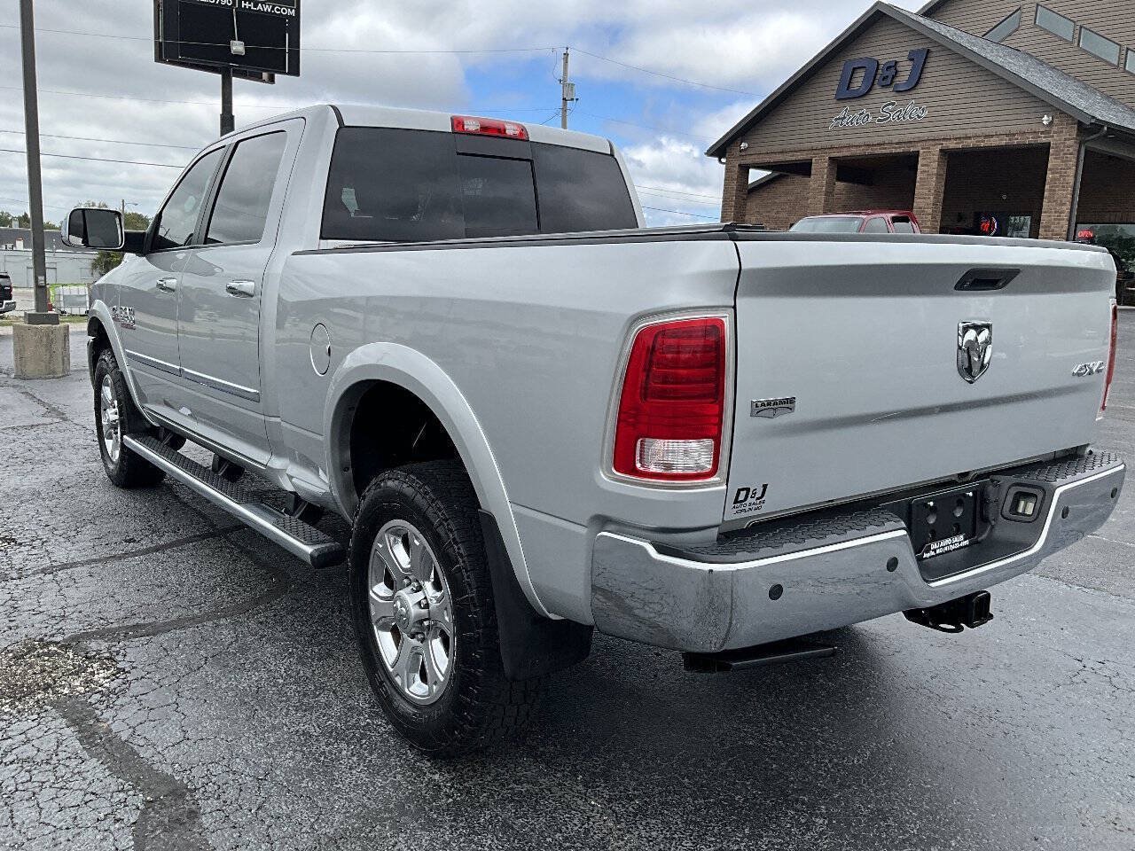 Used 2015 RAM 2500 Laramie w/ Convenience Group AWD/4WD image 3
