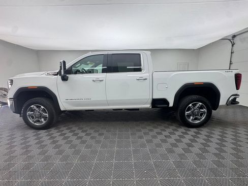 Used 2025 GMC Sierra 3500 SLT AWD/4WD image 12