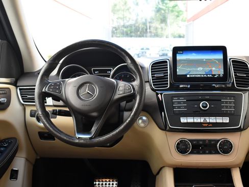 Used 2019 Mercedes-Benz GLE 400 4MATIC image 30