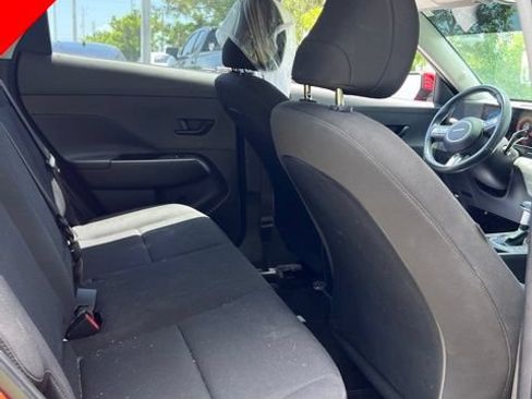 Used 2025 Hyundai Kona SEL FWD image 12