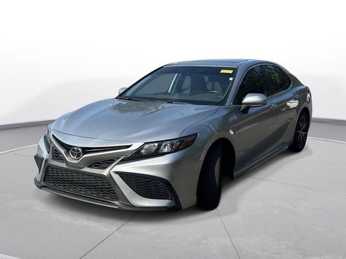Used 2021 Toyota Camry SE FWD image 2