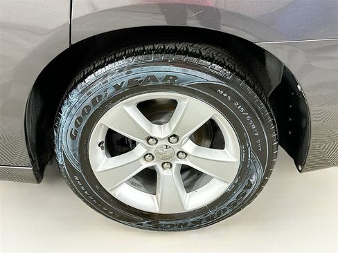 Used 2014 Dodge Charger SE image 23