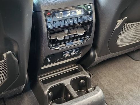 Used 2023 Jeep Grand Cherokee L Limited w/ Luxury Tech Group II AWD/4WD image 31