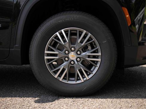 New 2025 Chevrolet Traverse LT image 10