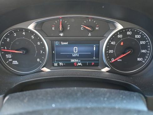 Used 2023 GMC Terrain SLE w/ Driver Convenience Package image 9