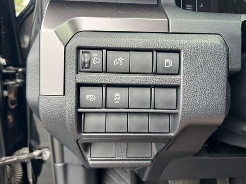 Used 2025 Toyota 4Runner SR5 AWD/4WD image 10