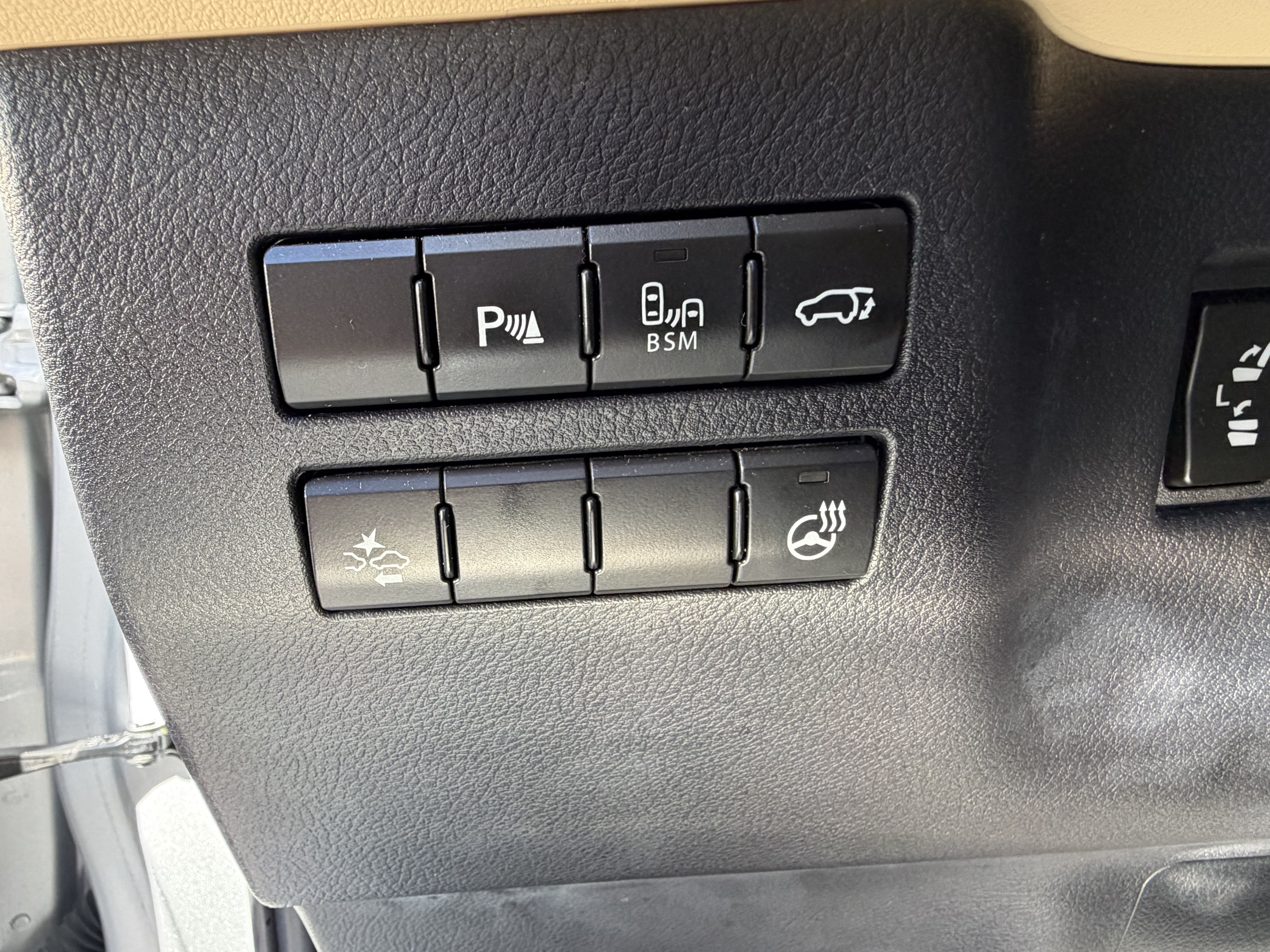 Used 2015 Lexus NX 200t FWD w/ Luxury Package image 15