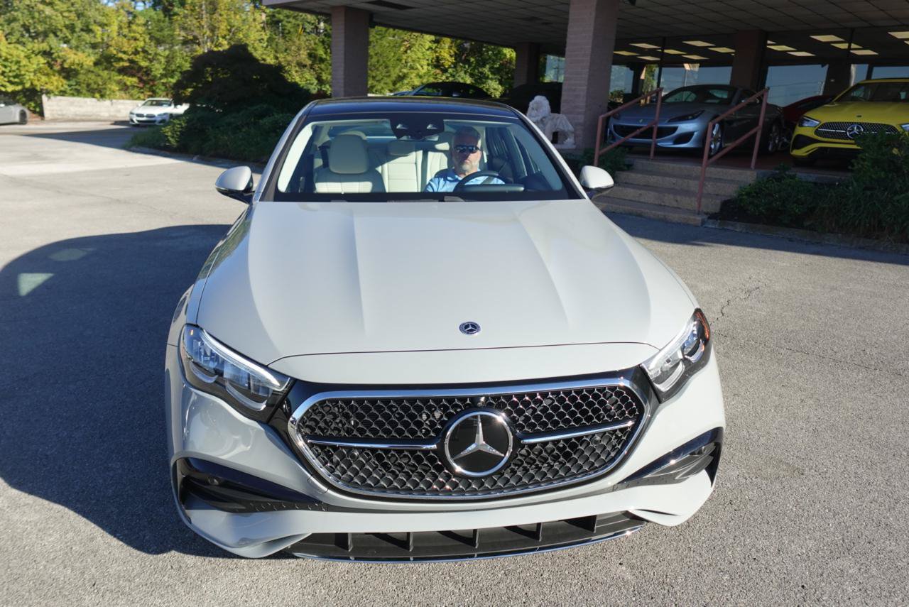 Used 2024 Mercedes-Benz E 350 4MATIC Sedan image 6