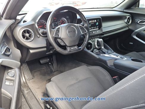 Used 2017 Chevrolet Camaro LT w/ RS Package image 11