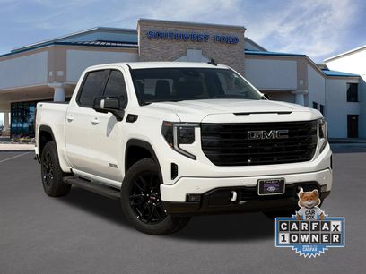 Used 2025 GMC Sierra 1500 Elevation w/ Elevation Premium Package
