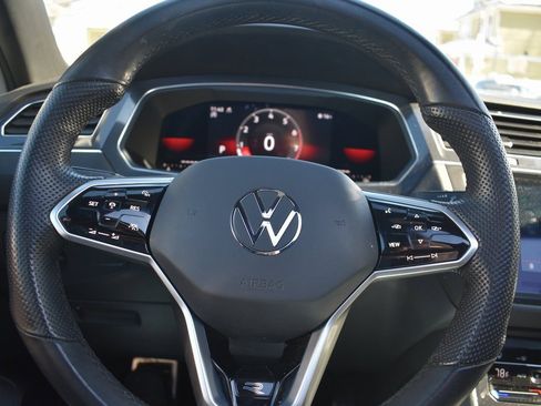 Used 2023 Volkswagen Tiguan SE R-Line image 16