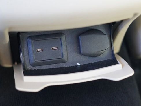 Used 2022 Mercedes-Benz GLC 300 4MATIC w/ Premium Package Lite image 37