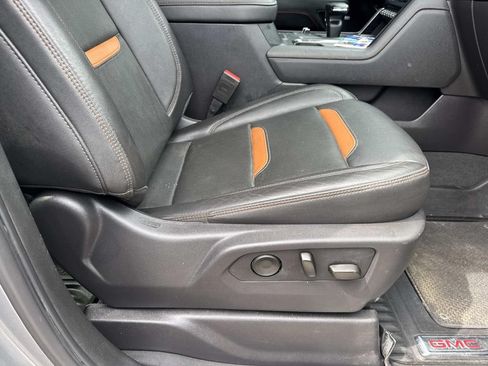 Used 2024 GMC Sierra 1500 AT4 w/ Technology Package AWD/4WD image 13