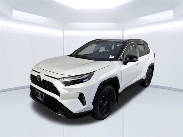 Used 2025 Toyota RAV4 XSE w/ Advanced Technology Package AWD/4WD image 25