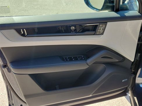 New 2026 Porsche Cayenne image 24