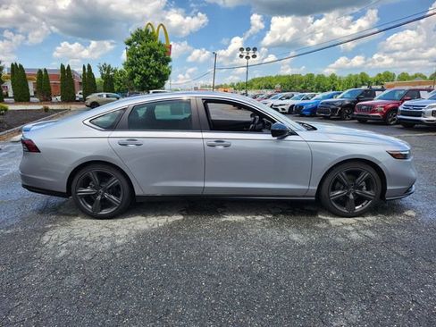 Used 2024 Honda Accord Sport image 9