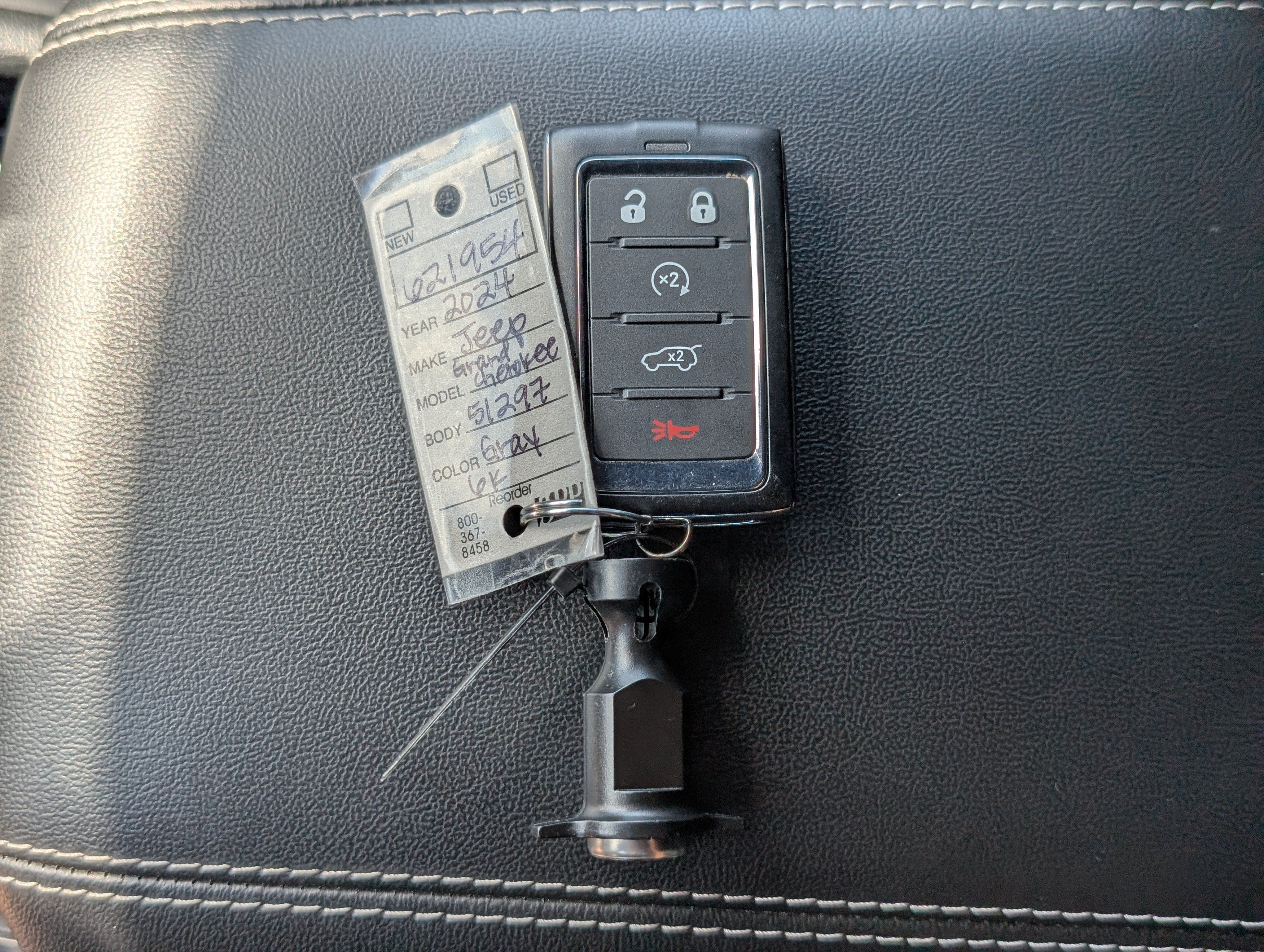 Used 2024 Jeep Grand Cherokee Altitude RWD image 35