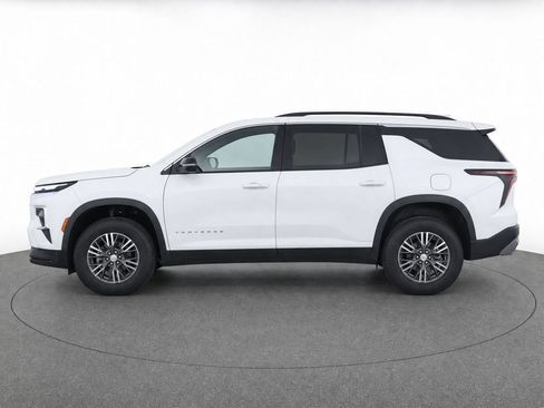 Used 2024 Chevrolet Traverse LT AWD/4WD image 5